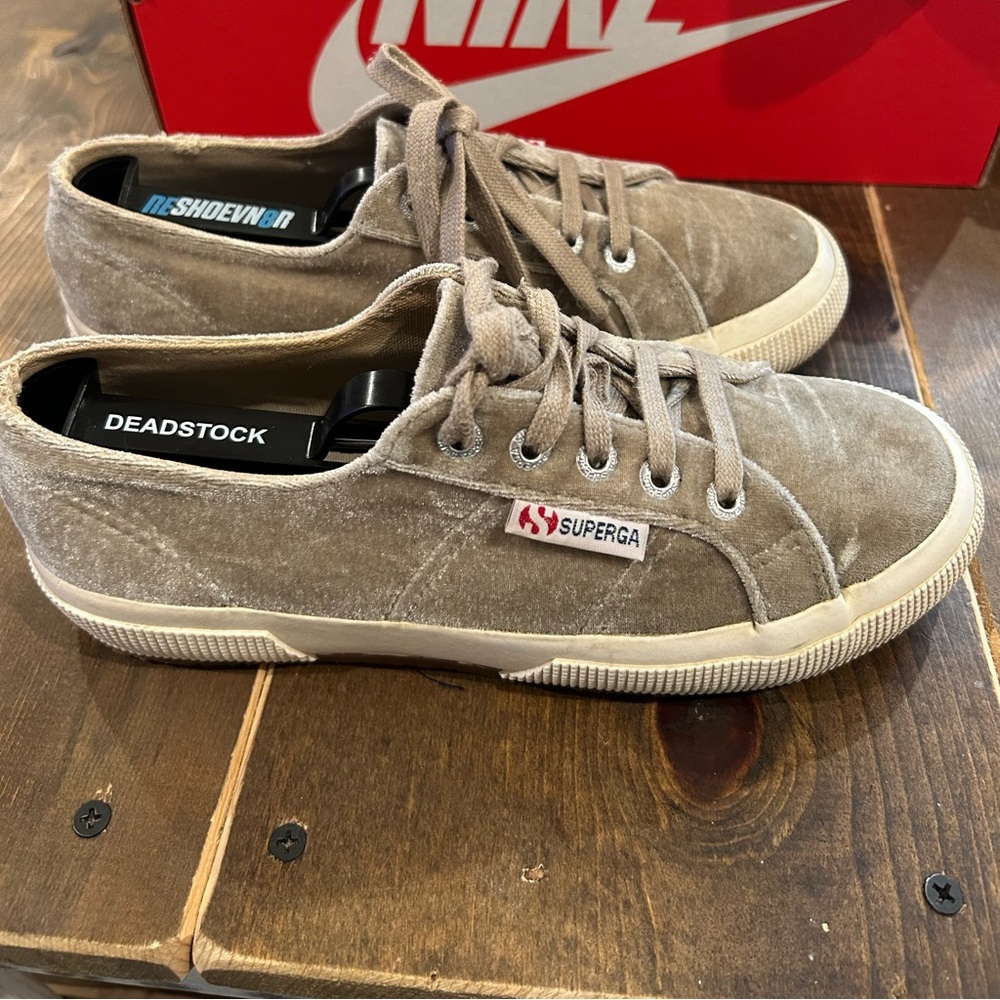 Superga Velvet Sneakers Pearl Sz USAM 4.5 USAW 6 Low Top S00DJR0
